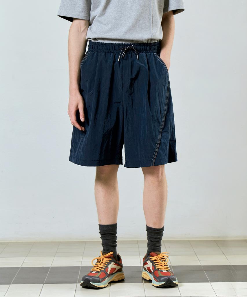 Singkeu Unbalance Track Bermuda Pants Navy