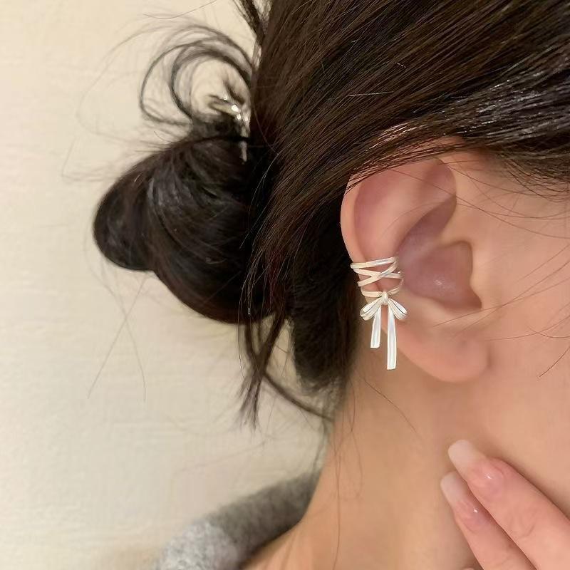 Elegant Bow Ear Cuff Clip: Chic, No-Piercing Accessory for Women