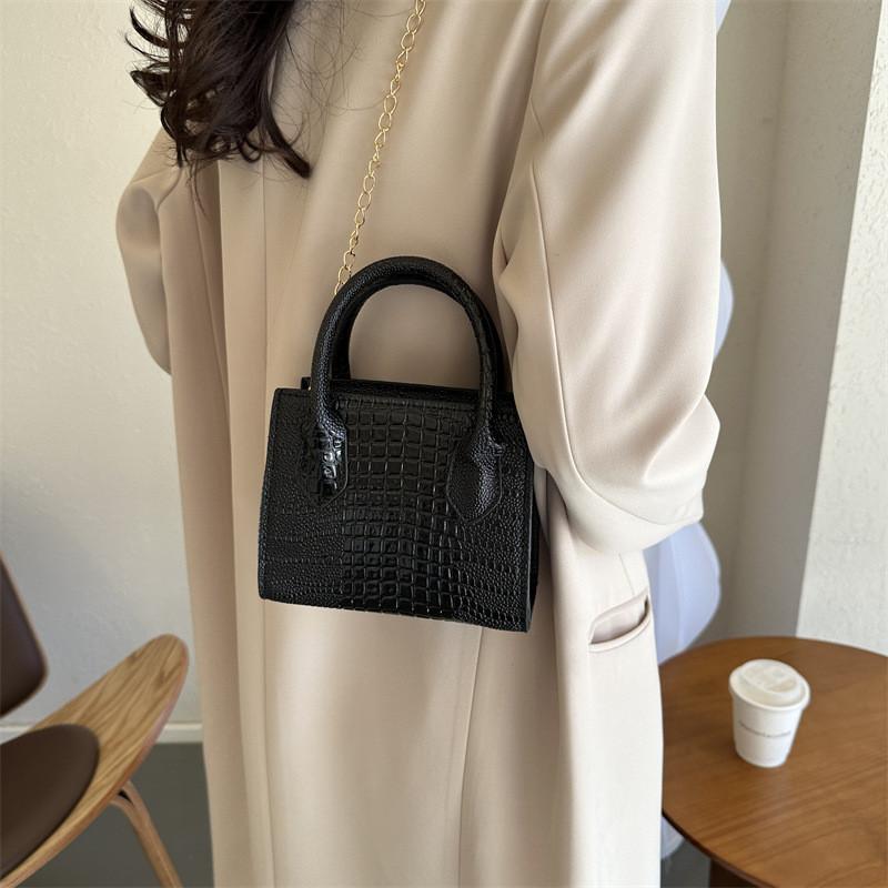 Stylish And Simple Winter New Small Square Bag Fashionable Shoulder Bag In Black Purple Khaki And Rose Pink