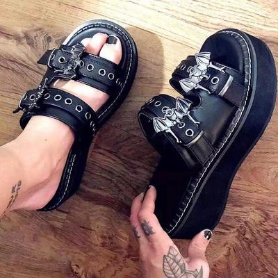 Zapatillas de verano para mujer, sandalias de plataforma con punta redonda, estilo gótico, Punk, color negro, zapatos informales con cuña para mujer, Buty Damskie Na Koturnie