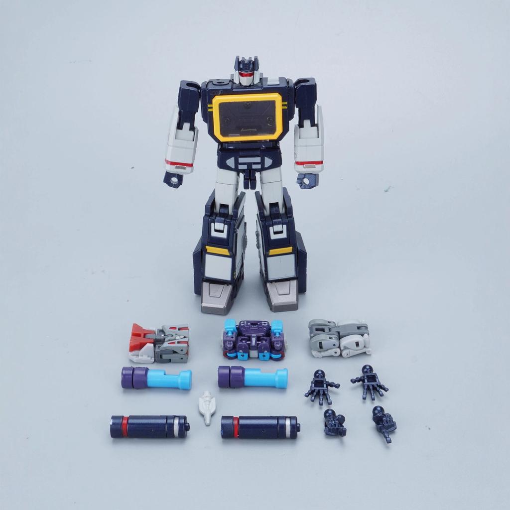 Transformers Soundwave Small Scale Action Figure 13cm with Cassette & Replaceable Hands Robot Model Toy for Boys