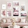 Città moderna Scenario rosa Pittura su tela Wall Art Poster e stampe Fiore di Begonia Retro Car Bike Immagini per la decorazione del soggiorno