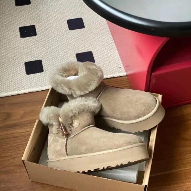 

Женские ботильоны из натуральной овчины Sangpo Village с толстой подошвой и роговой пряжкой 39