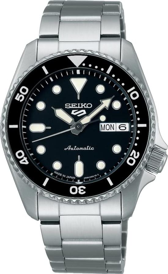 

Seiko Five Sports SKX Mid-size Sports Style Men s Watch, Silver, SBSA225