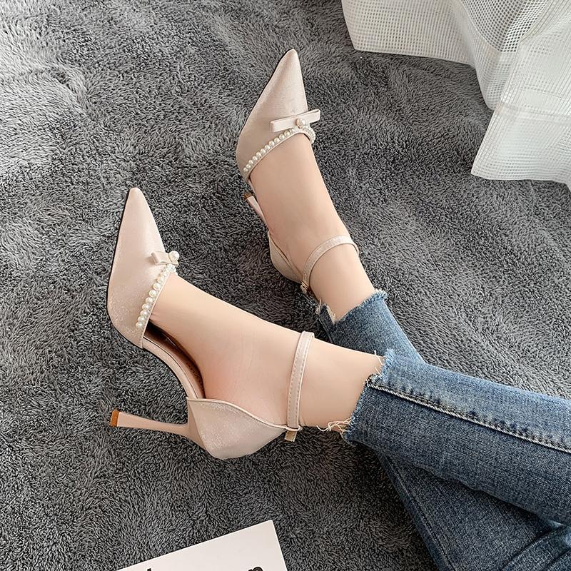 

Модные женские 2025 Лето Новые Острый носок Блок Высокий каблук Жемчужная пряжка Одинарная обувь Баотоу Полые сандалии 40 абрикосовый
