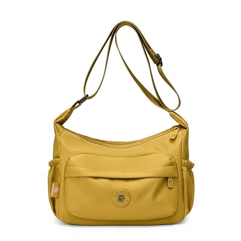Stylish Crossbody Bag with Adjustable Strap and Multiple Pockets for Everyday Use and Travel 1900₽