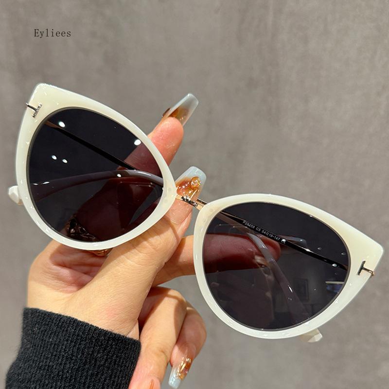 Fashionable and Trendy Cool Cat Eye Sunglasses with Multi Color Luxury, Lightweight Polarized UV Resistant Women's Sunglasses