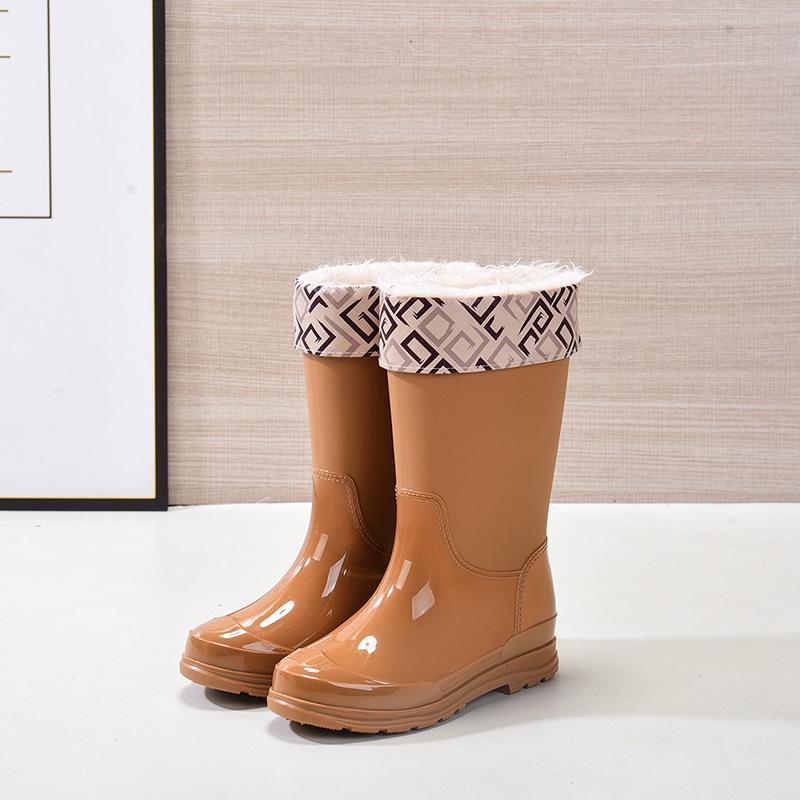 Women's Waterproof Thick-Soled Mid-Calf Rain Boots - Non-Slip, Wear-Resistant, Warm Rubber Shoes for Work and Wading.