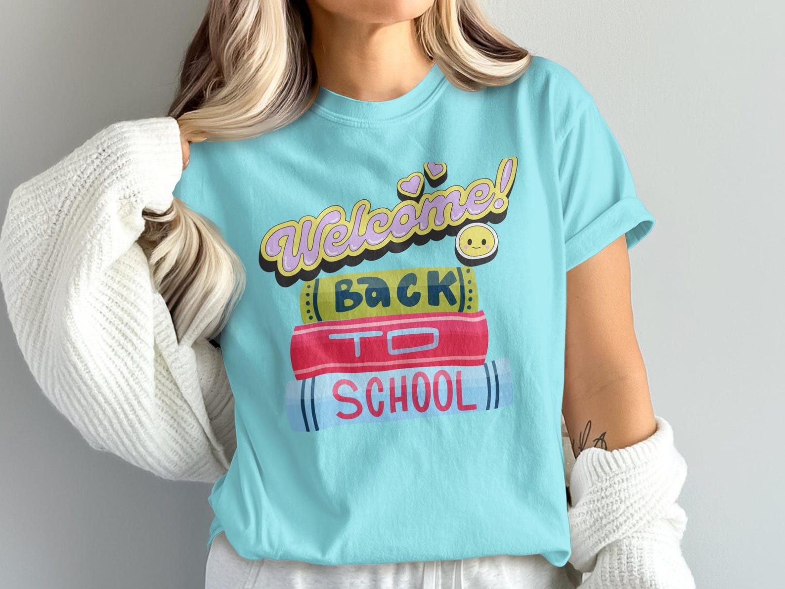 Welcome Back To School T-Shirt, Stack of Books, Retro Teacher Tee 2XL