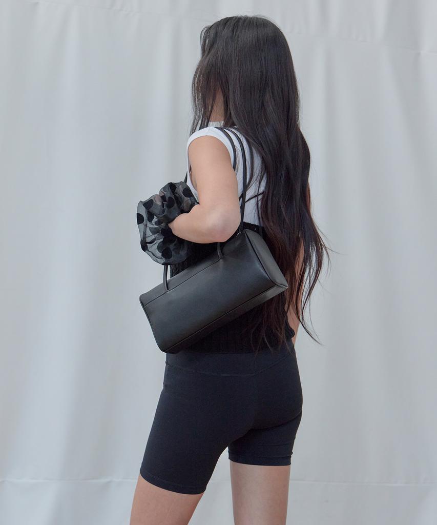 Haveawhale Square Baguette Bag (Bk)
