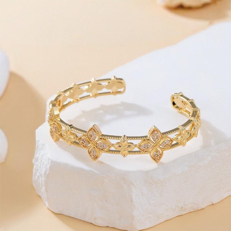 Copper Inlaid Flower Zircon Bracelet: Japanese & Korean Style, Fashionable, Light Luxury, Simple, Full Diamond, High-End Jewelry.