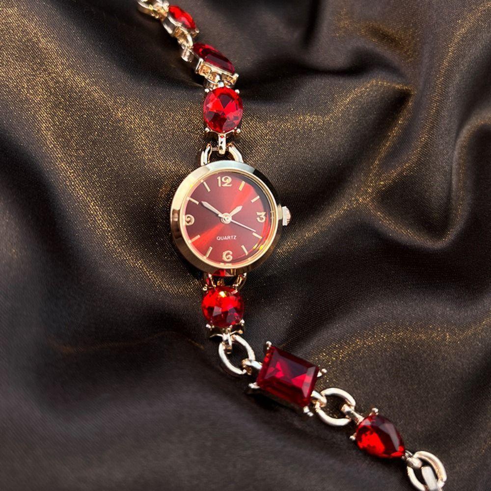 

Retro Women s Bracelet Watch Elegant Ladies Business Watches Clothing Accessories червоний