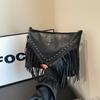 Fashi Vintage Leder Crossbody Tasche, Boho Stil Schultertasche, Quaste Niete Kreuz Dekor Quadratische Geldbörse Lässige Umhängetasche