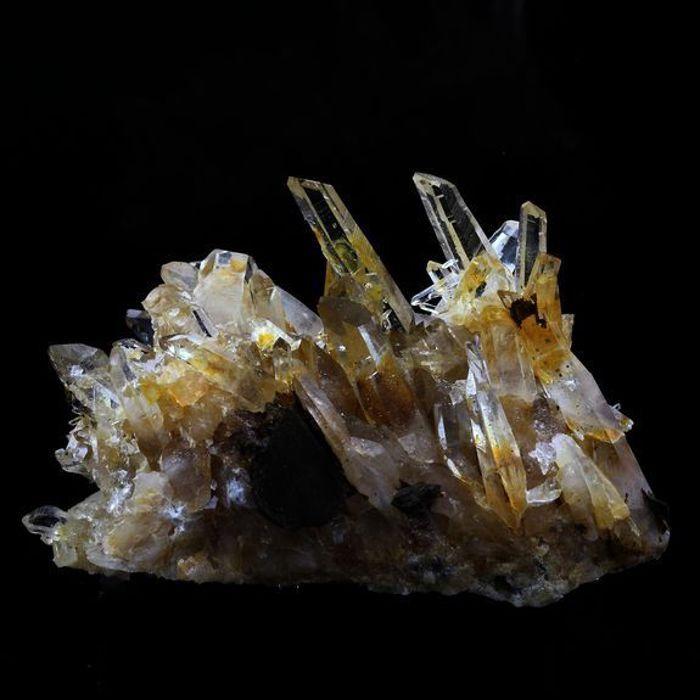 Pierres et Minéraux. Quartz. 517.0 ct. Vizille, Isère, France..