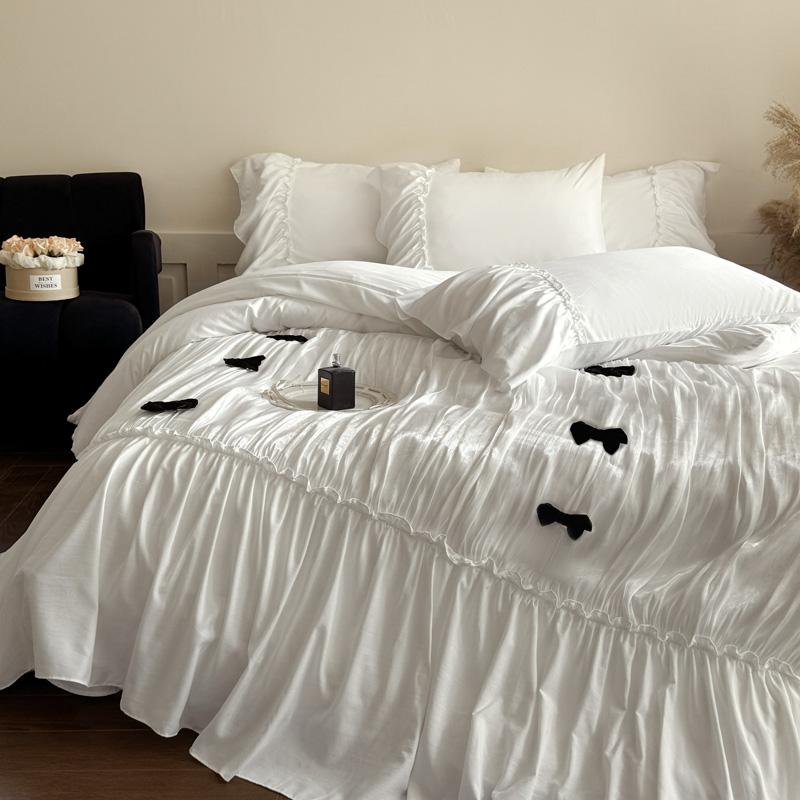 Vintage French Large Ruffles Black Bow Princess Bedding Set Duvet Cover Set Flat/Fitted Bed Sheet Pillowcases Pillowcases 4Pcs