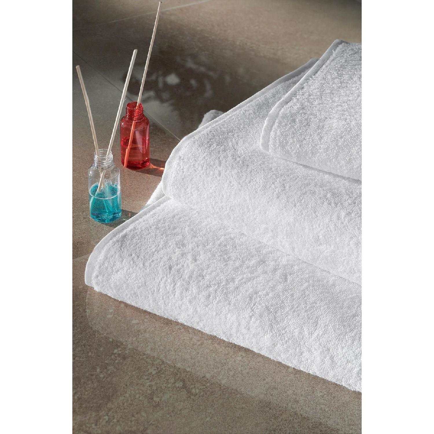 

meria Series Hotel Bath Towel 90x150 600gr білий