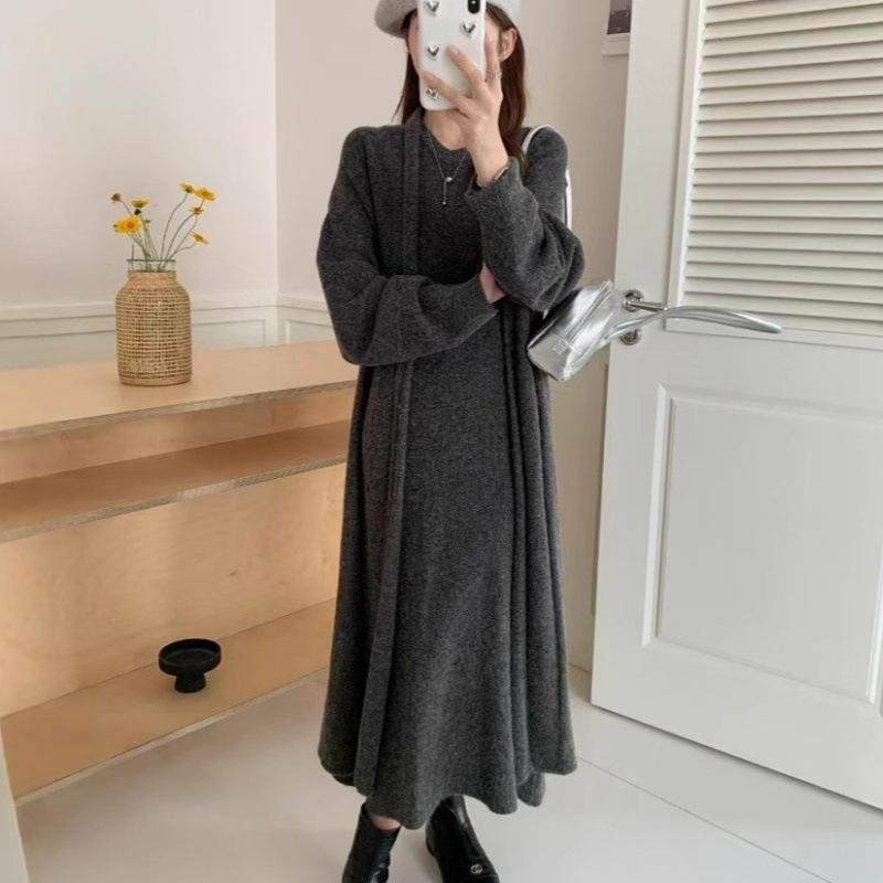 Elegant knitted dress two-piece set autumn and winter new small long cardigan sweater skirt set