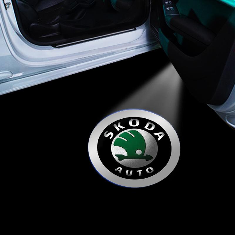 2 stk Bildør Emblem Lys LED Velkomstlampe Trådløs Laserprojektor For Skoda Octavia MK2 MK3 2 3 A7 Fabia Karoq Kodiaq Superb Rapid Kamiq