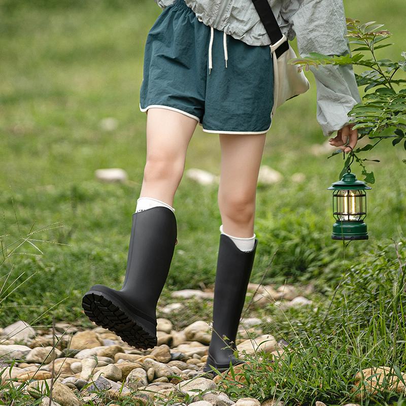 

Rain Boots Women Anti Slip Trend Lightweight Soft Rain Shoes Outdoor Fishing Thick Sole Waterproof Shoes Fashion Comfy 2025 36 чорний