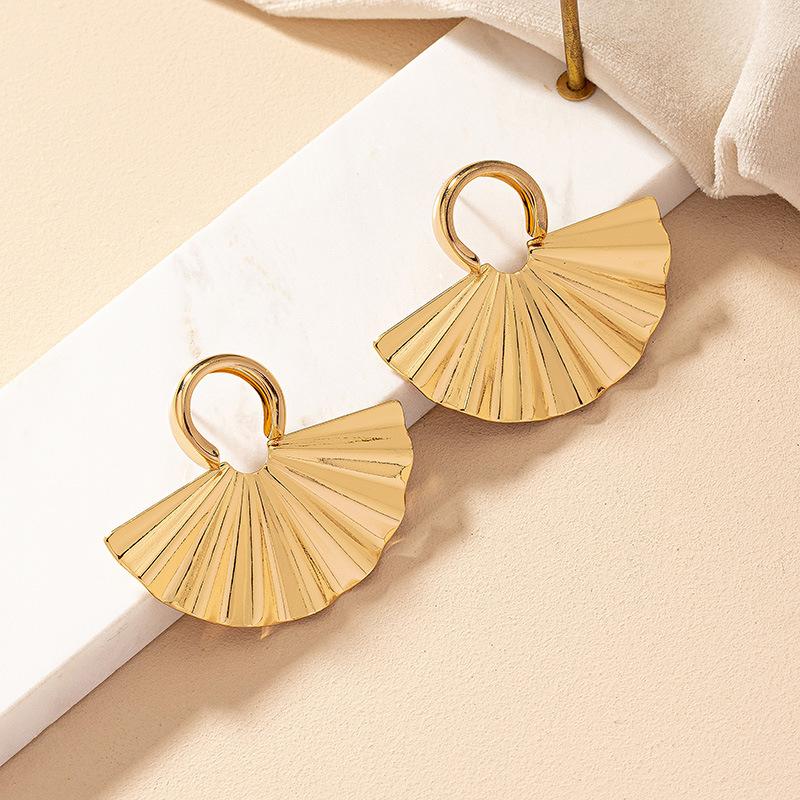 Exaggerated Folding Fan Shape Metal Stud Earrings Gold Copper Color Zircon Punk Style Unique Personality 2024 New Large Earring