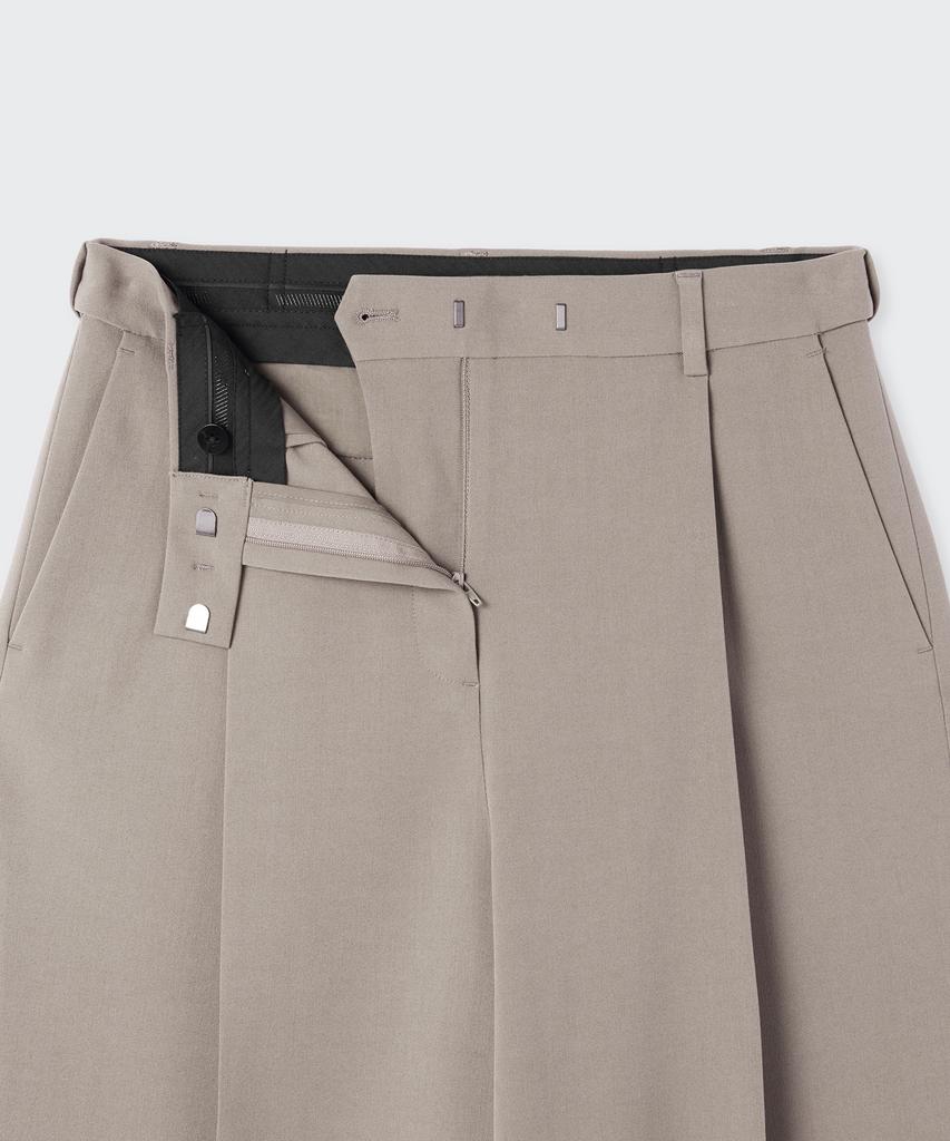 MUSINSA STANDARD WOMAN Women'S Low Waist Deep Tuck Extra Wide Hidden Banding Slacks [Light Beige]