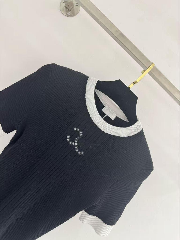 CH Minimalistický podzimní pletený top s logem Double C a dutou žakárovou vazbou