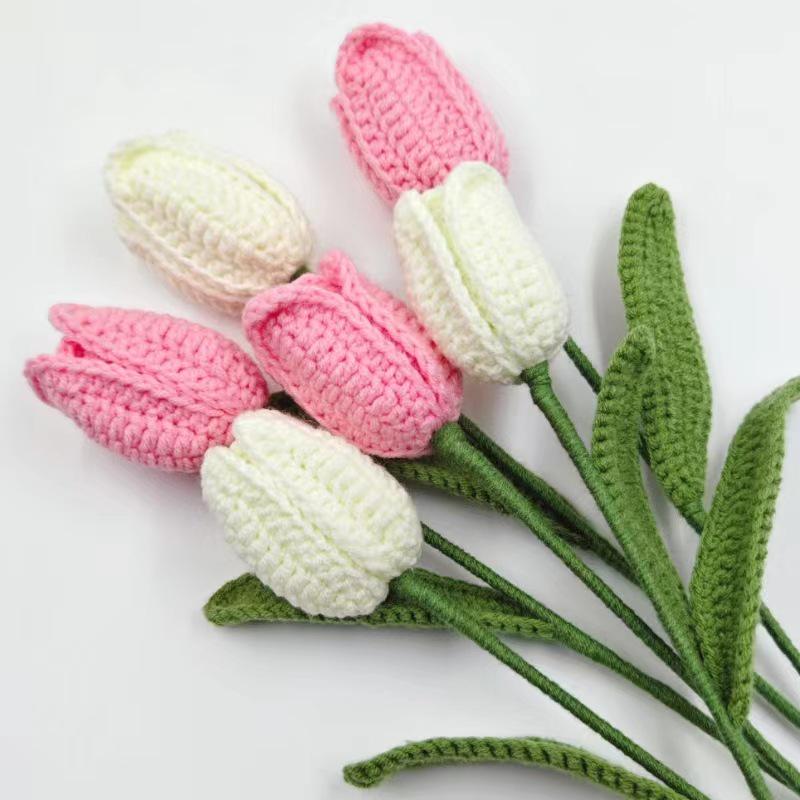 Fiore di Tulipano all'Uncinetto in Filato Fatto a Mano - Simulazione Regalo Eterno