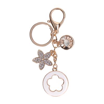 Car Keychain Beautiful Practical Exquisite Appearance Fashionable Five Leaf Clover Keychain for