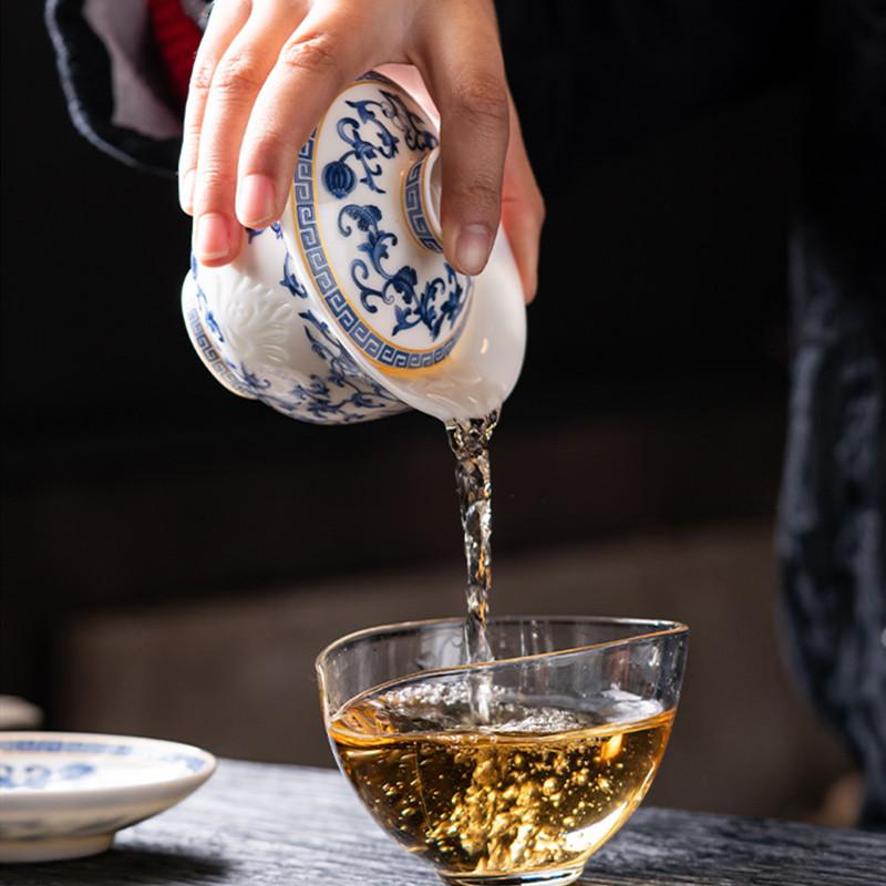 140ml Chinese Blue and White Porcelain Gaiwan Handmade Ceramic Tea Tureen Teacup Household Tea Bowl Travel Portable Teaware