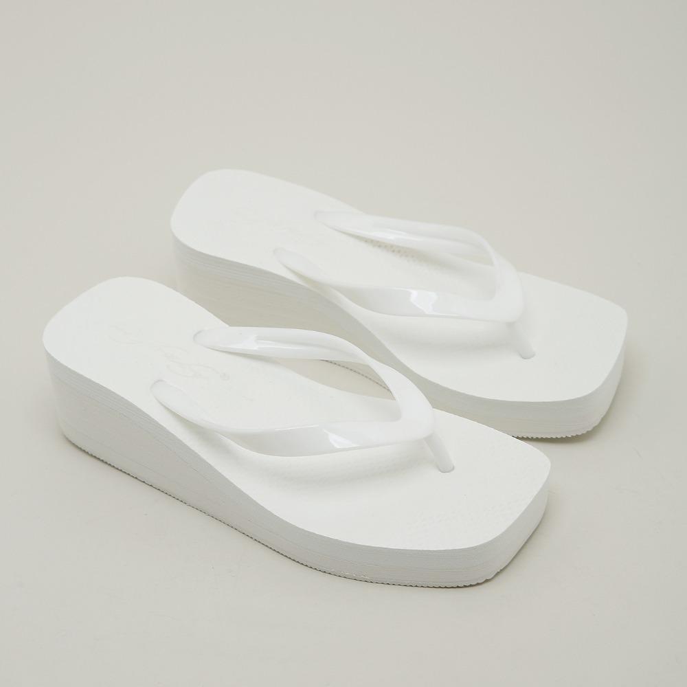 Thick Soled Flip Flops for Women 2026 Summer with Square Toe and Sloping Heels Slip Resistant Women's Shoes for External Wear