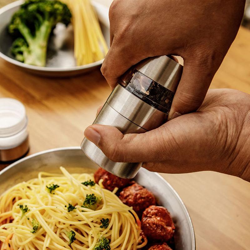 

Travel Seasoning Containers Pepper Grinder 4-in-1 Portable Salt and Pepper Container Set for Outdoor Cooking Camping Traveling Poland