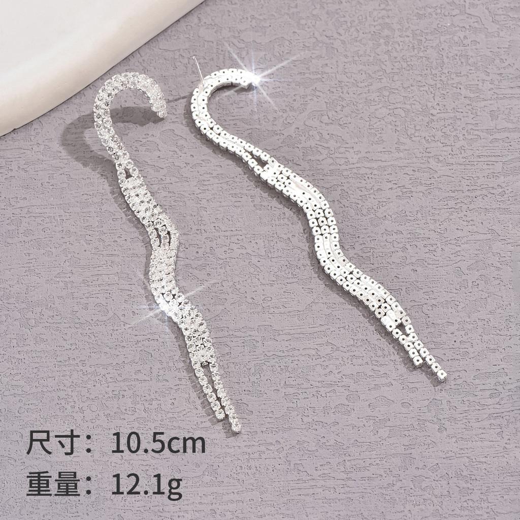 Personality temperament Diamond earrings women, fashion earrings, snake-shaped fringed studs, exaggerated super fairy earrings