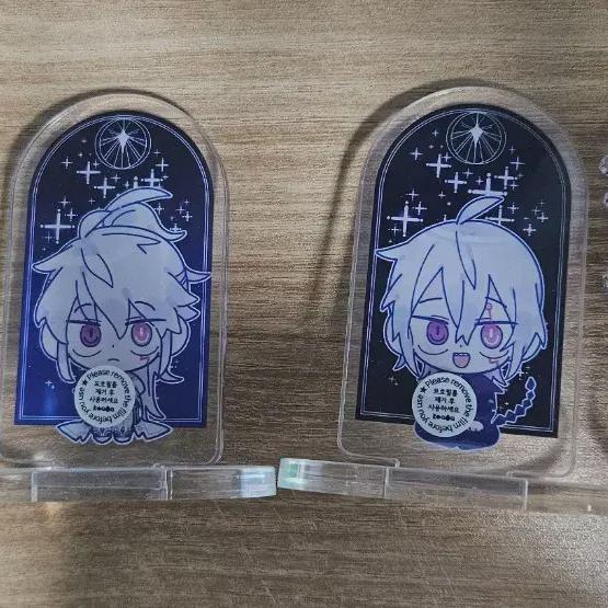 

Я продаю неофициальные товары Elsword Ad Acrylic
