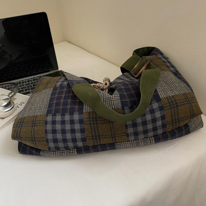 Large Capacity Messenger Bag Casual and Lightweight Plaid Design with Adjustable Shoulder Straps Fashionable Shoulder Bag KTB