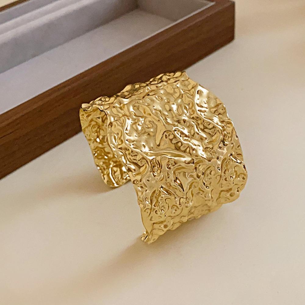 European and American Simple Bracelets, Arm Rings, Niche Cold Wind Temperament Bracelets, High-end Sense and Versatile Jewelry.