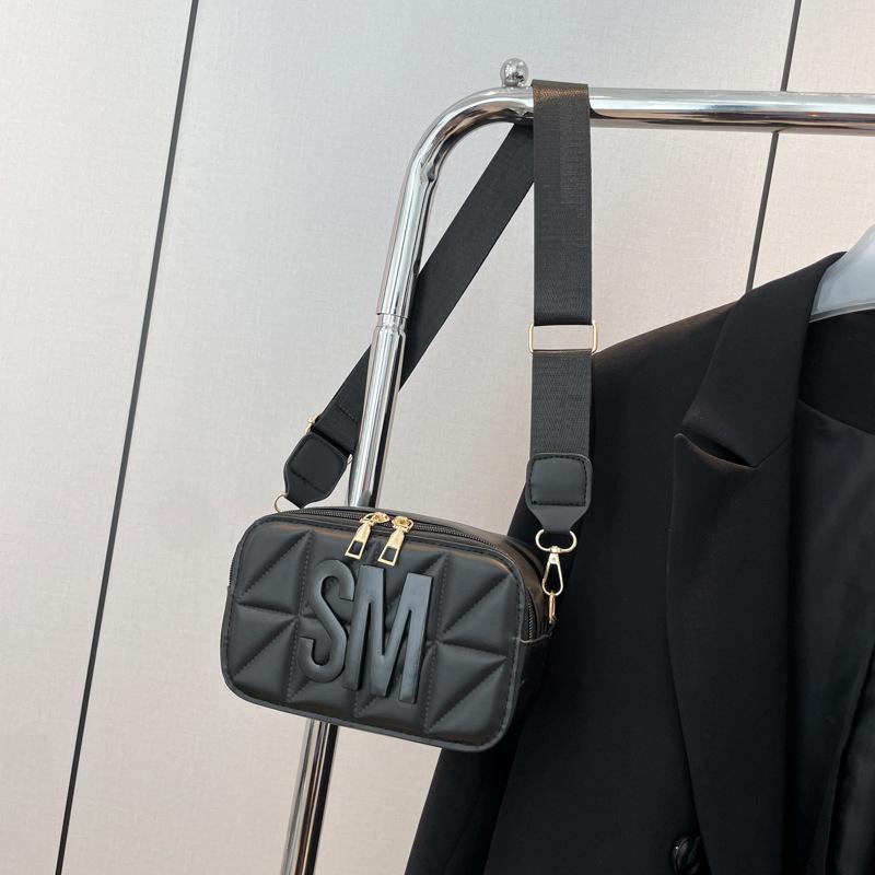 Women's Simple Shoulder Messenger Bag 2025 Spring New Versatile Ins This Year's Popular Temperament Small Square Bag Women's Bag