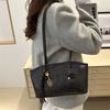 European American Retro Tote Bag, Korean Fashi Shoulder Bags Advanced Simple Handbag New Large Capacity Pendant Versatile Bags