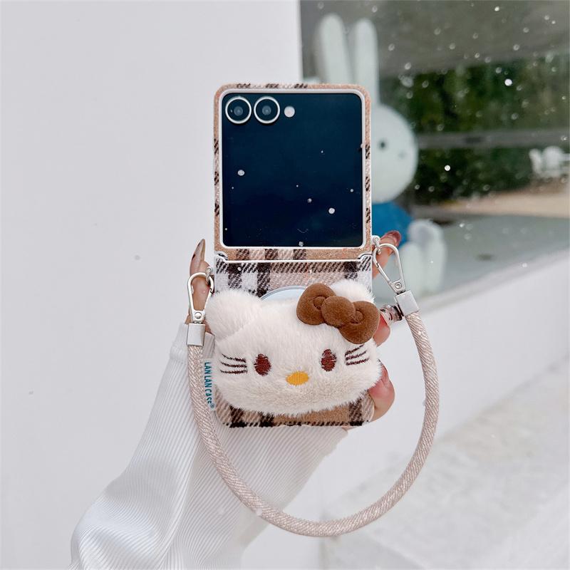 

Retro Plaid Pattern Hellokitty Plush Magnetic Phone Case For Samsung Galaxy Z Flip 7 6 5 ZFlip5 ZFlip6 Cover with Stand Cute Cas For Z Flip 6 7FE