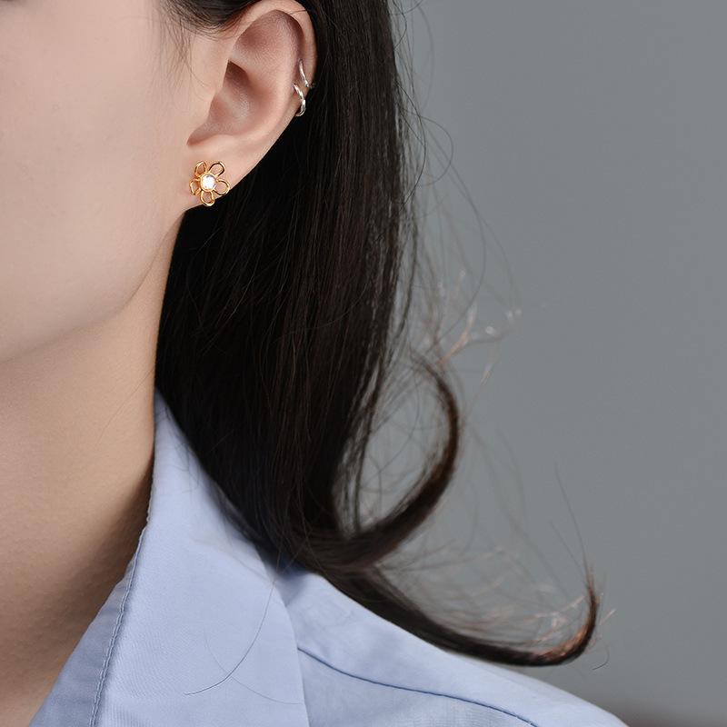 Flower Moonstone Earrings Simple Niche Earrings Versatile Cute Girl Short Earrings