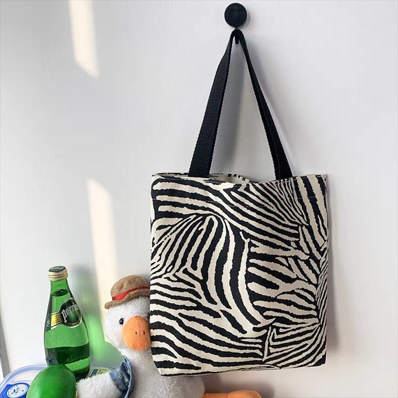 Versatile Japanese Canvas Tote: Large Capacity, Handheld, Trendy Lunch Box Bag for Women