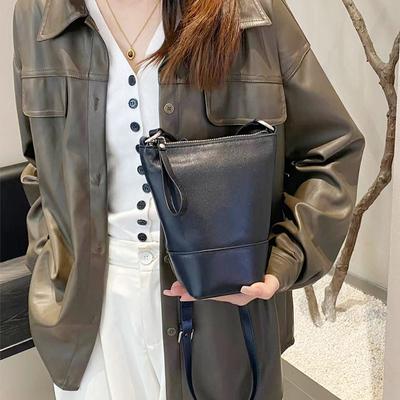 Fashion Bucket Bag Early Spring New Versatile Women's Shoulder Bag Niche Design Leather Women's Bag Crossbody Cosmetic Bag