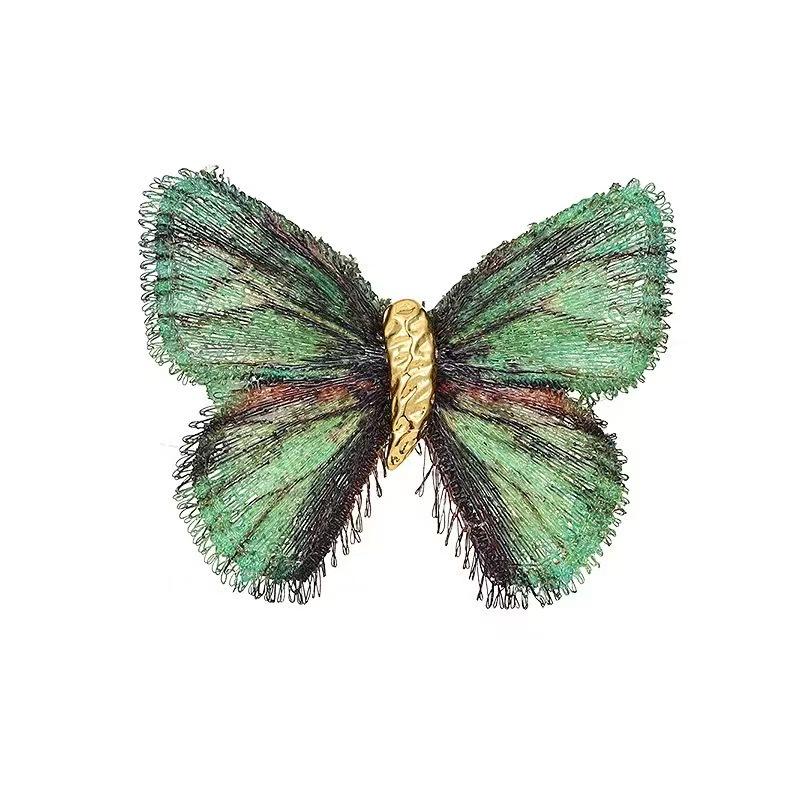 Versatile Retro Luxury Gradient Butterfly Brooch: Exquisite Embroidered Fashion Accessory