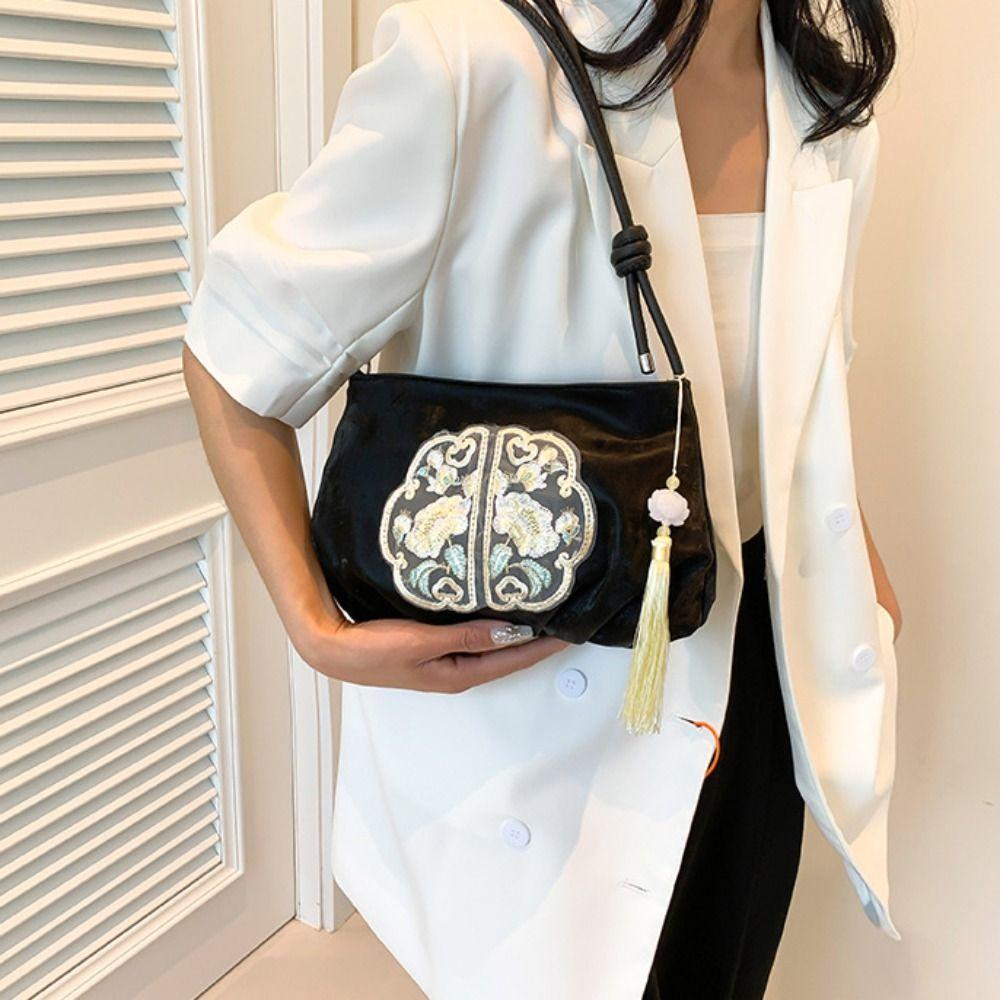 

Сумка через плечо с вышивкой и кисточкой, ретро-сумка подмышкой, китайская сумка в уличном стиле чёрный