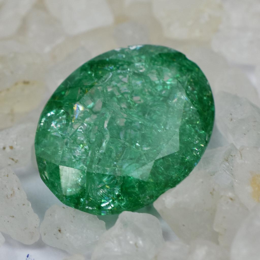 Natural Green Emerald Loose Gemstone Oval Cut 18.90 ct for Jewelry Making and Gem Collections
