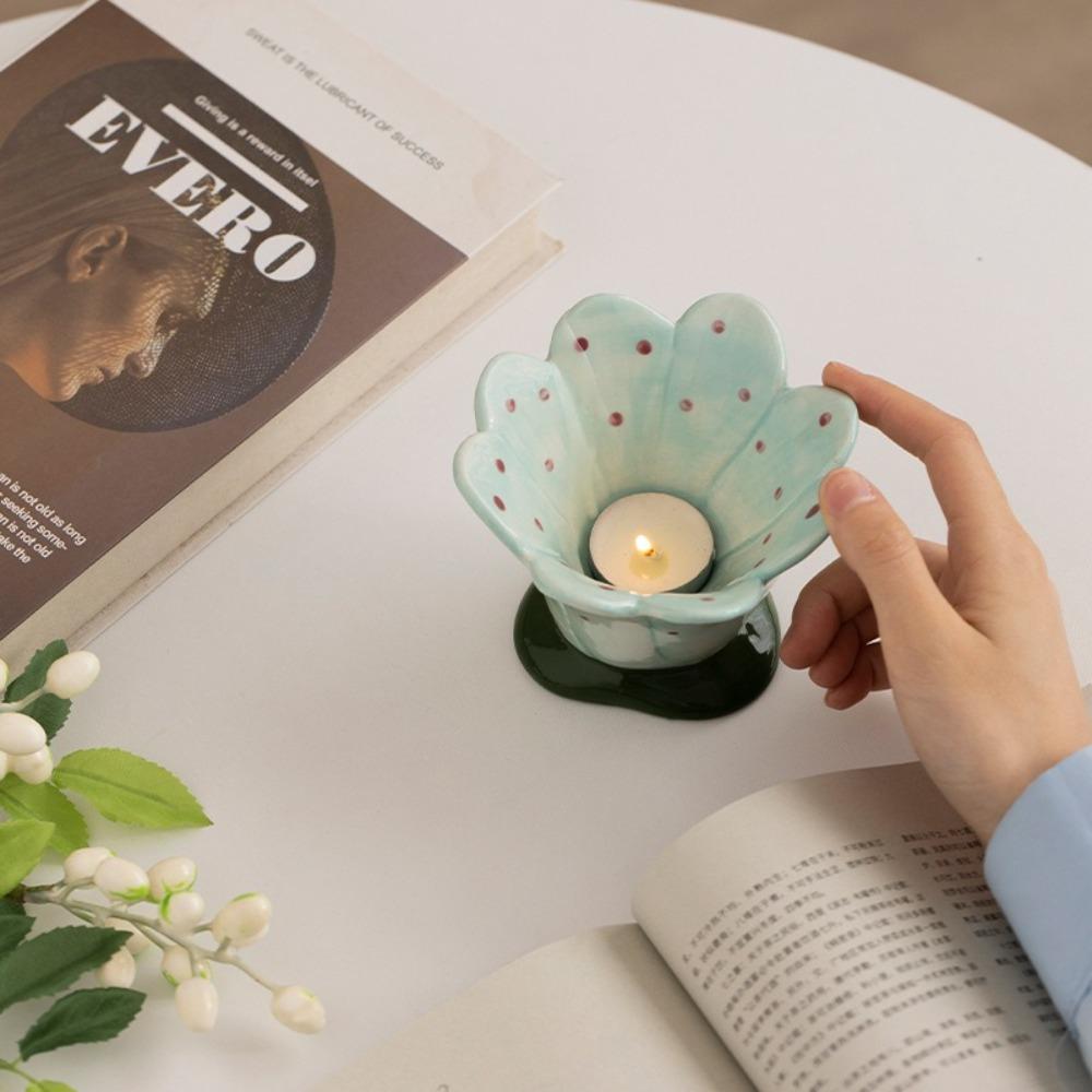 Minimalist Design Flower Candle Holder Painted Aromatherapy Candle Cup  Dining Table Decoration