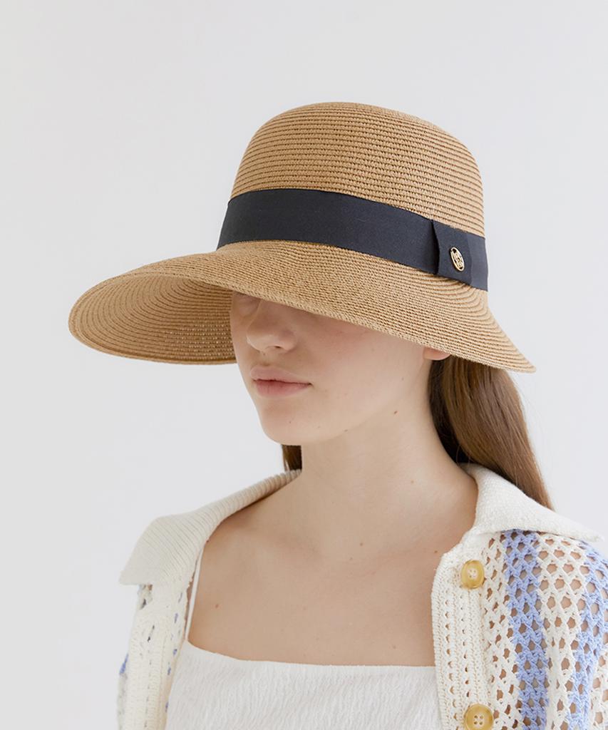 Hallen Visor Cloche Logo Pendant Raffia Cap (C013_Beige)