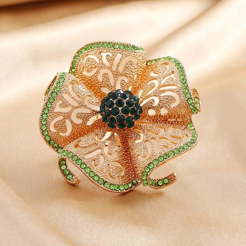New high-end diamond inlaid flower opening ring with noble temperament, retro hollowed out diamond inlaid flower