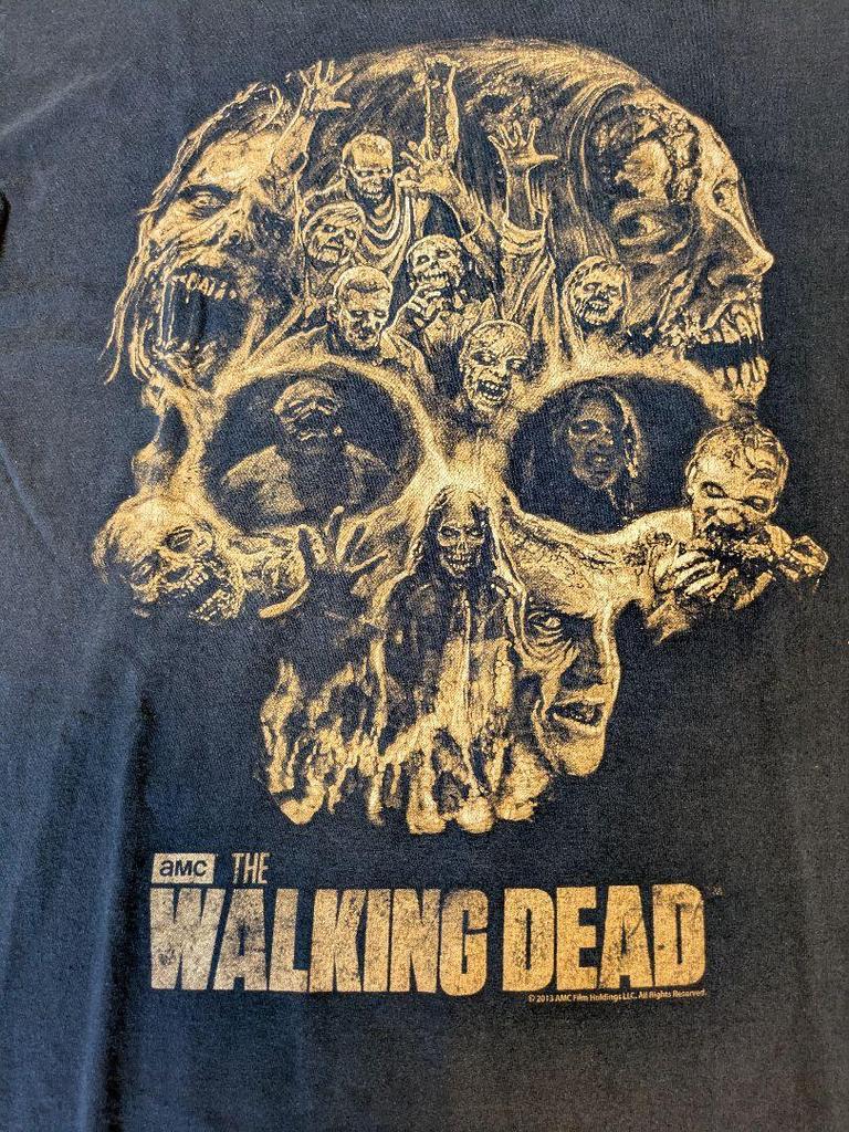 [USED] Officially Licensed THE WALKING DEAD T-shirt, Black, Size L/XL, Used.
