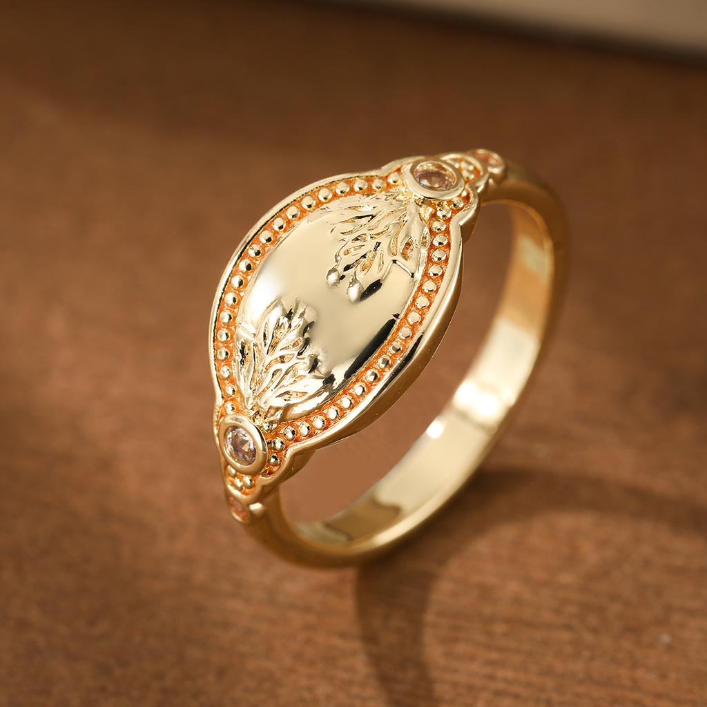Retro Court-style Oval Nameplate Ring Made of Copper. Women's Jewelry Ring. Suitable for Formal Events and Daily Wear.