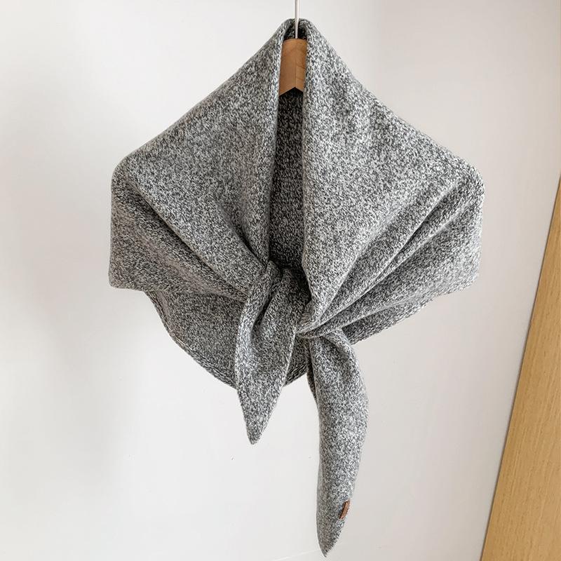 

Wool-Blend Knitted Triangle Scarf For Women Solid Color Flower-Clip Winter Warm Scarf Shawl Korean Fashion Scarves One Size